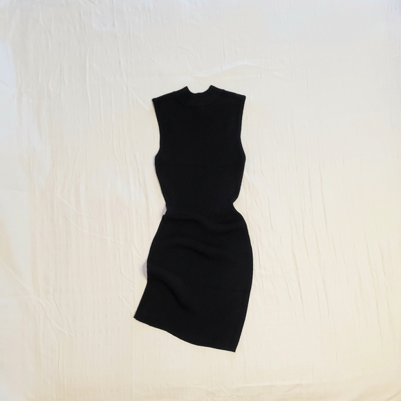 Full💗Tilt Black Knit Dress - Picture 2 of 4